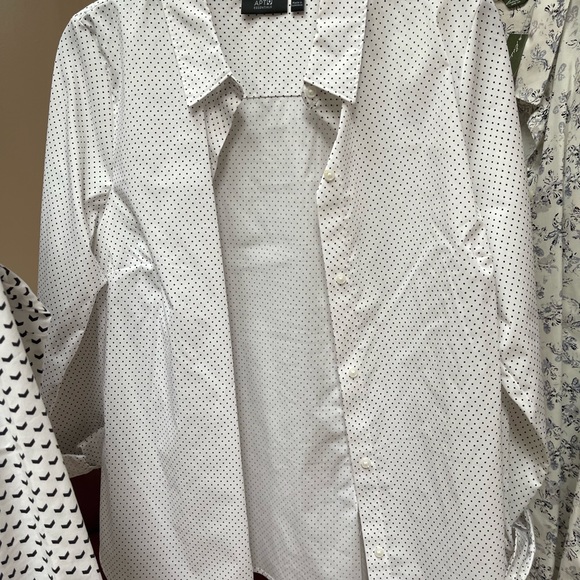 Womens Size Large Lot - Picture 5 of 9